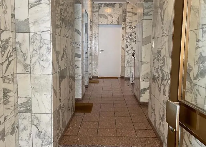 Big Center, Quite - Marble 4