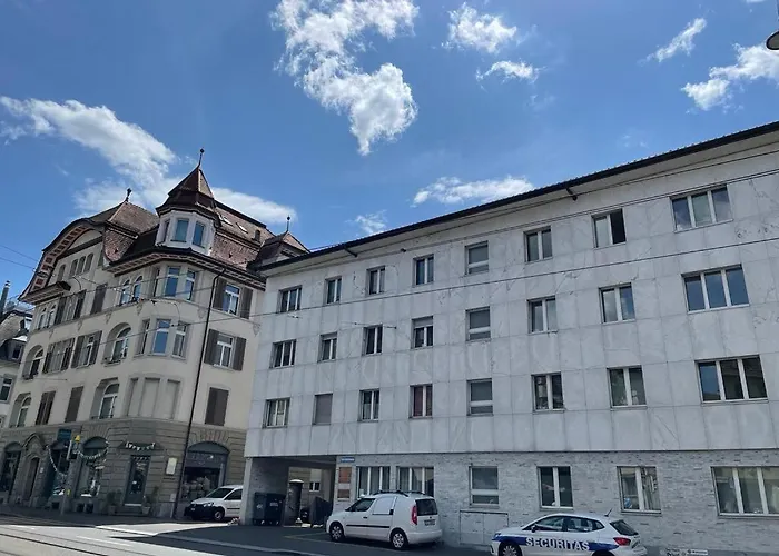 Big Center, Quite - Marble 4 *